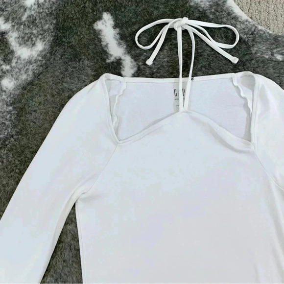 NWT Modern Cut-Out Halter T-Shirt - Picture 3 of 11